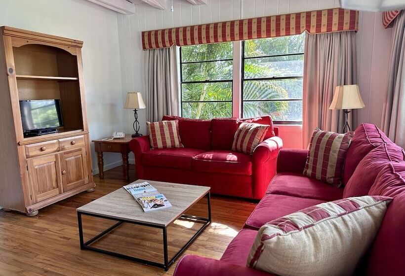 فندق Silver Sands Beach Resort