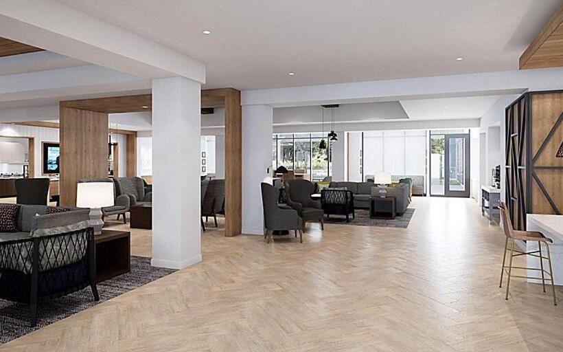 Отель Staybridge Suites Portland, An Ihg