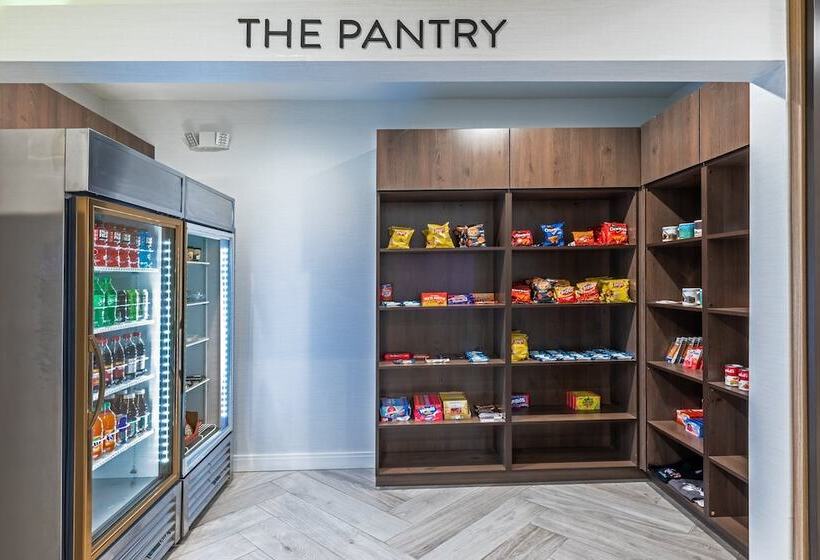 Отель Staybridge Suites Portland, An Ihg