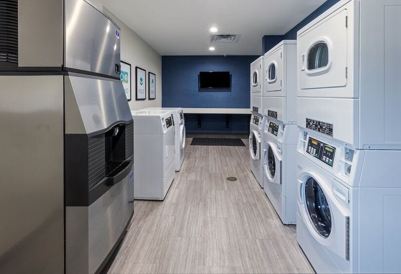 Отель Staybridge Suites Portland, An Ihg