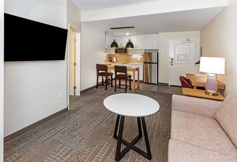 Отель Staybridge Suites Portland, An Ihg