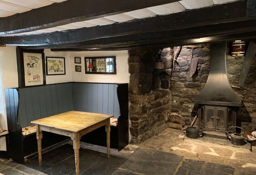 Отель The Crown Inn