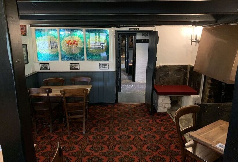 Отель The Crown Inn