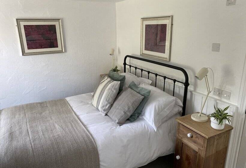 Отель The Crown Inn