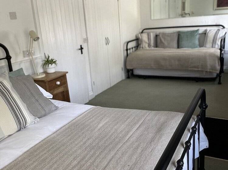 Отель The Crown Inn