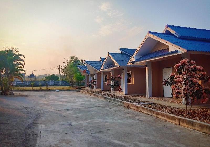 Отель The Private Chiangrai Resort