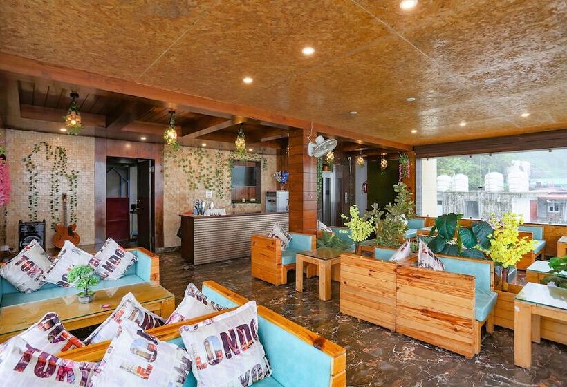 Fabhotel Winter Line Inn