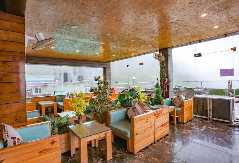 Fabhotel Winter Line Inn