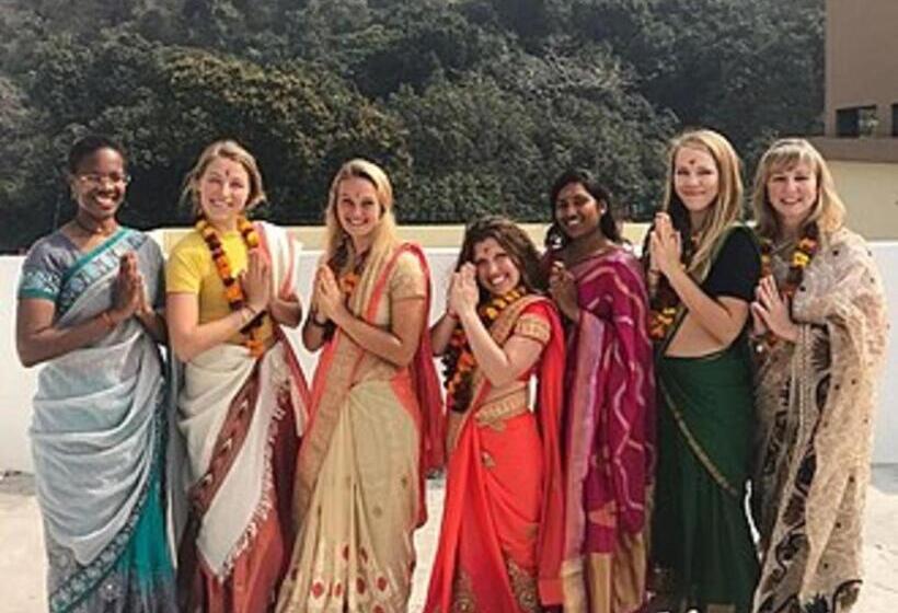 Fabhotel Winter Line Inn