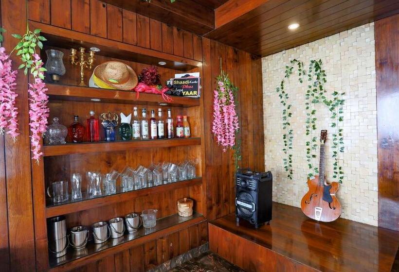 Fabhotel Winter Line Inn