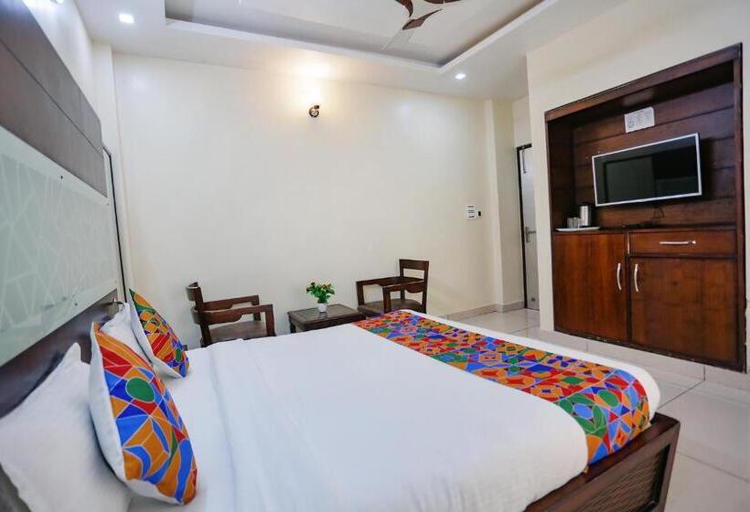 Fabhotel Winter Line Inn