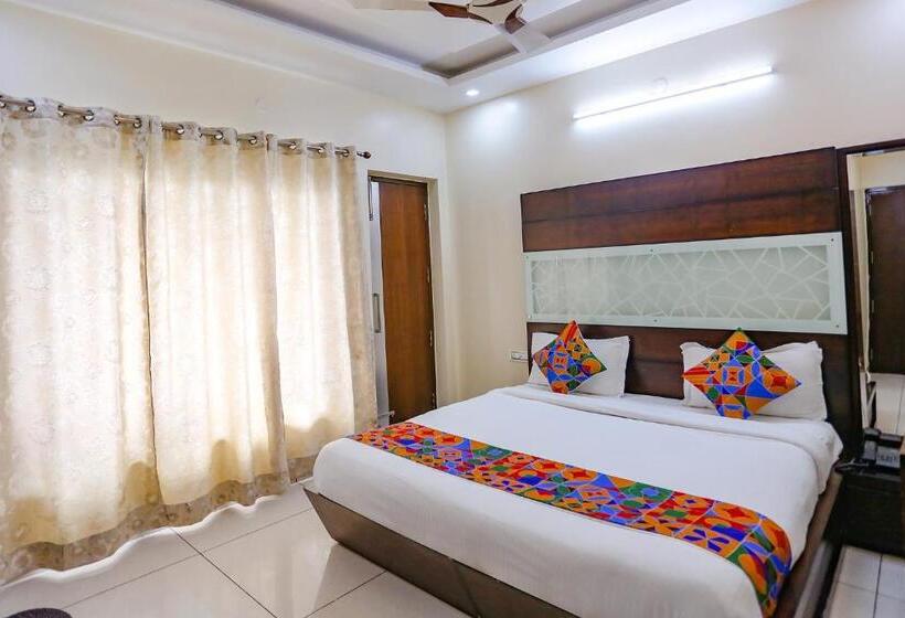 Fabhotel Winter Line Inn