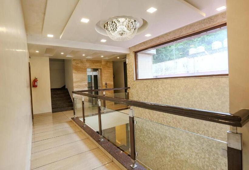 Fabhotel Winter Line Inn