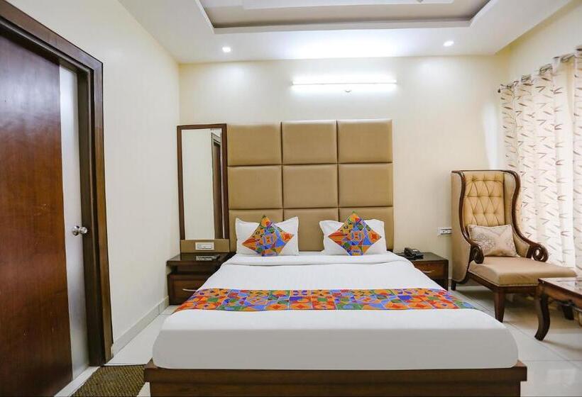 Fabhotel Winter Line Inn