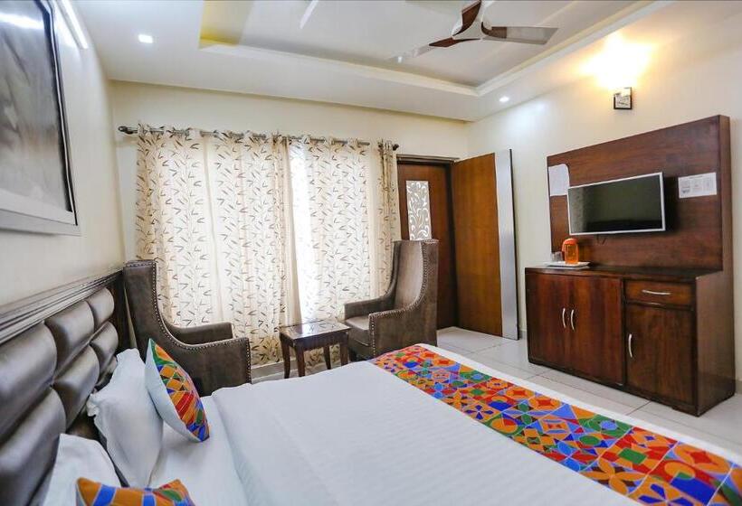 Fabhotel Winter Line Inn