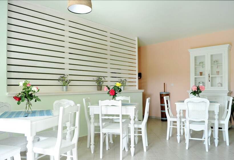 בית מלון כפרי Triantafilia Guesthouse