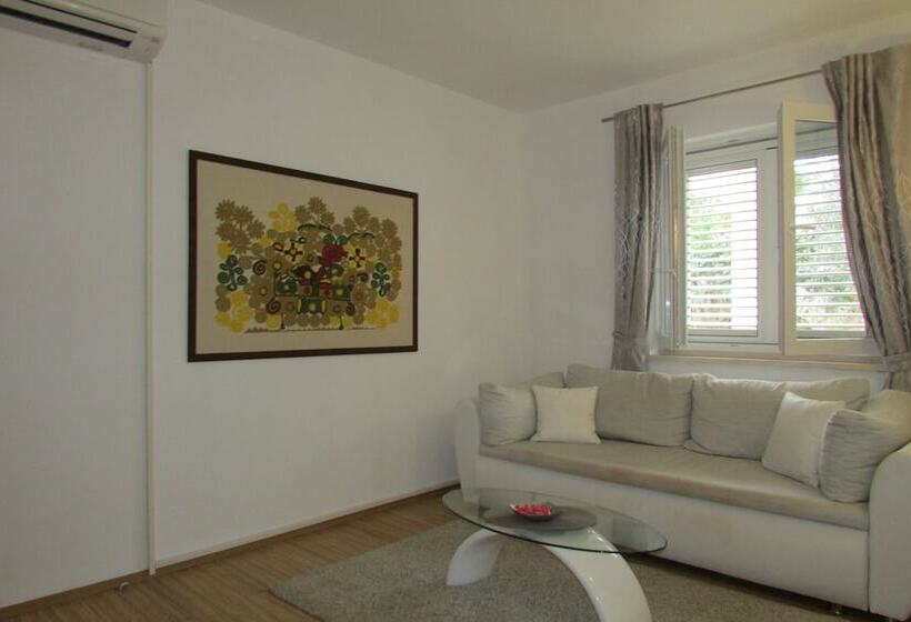 בית מלון כפרי Villa Mirosa