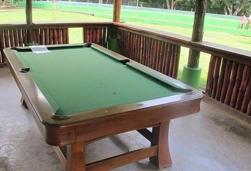 酒店 Waterfall Hostel