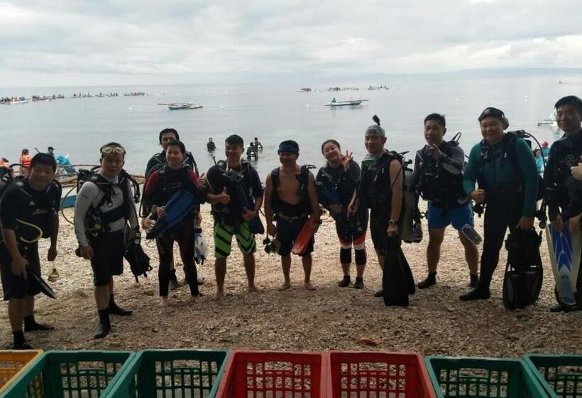 Love's Beach & Dive Resort