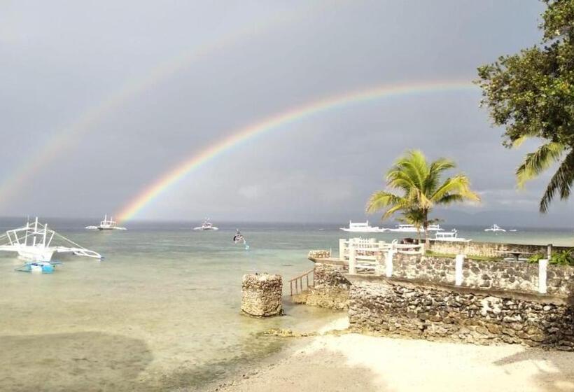 Love's Beach & Dive Resort