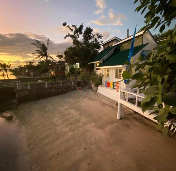 Love's Beach & Dive Resort