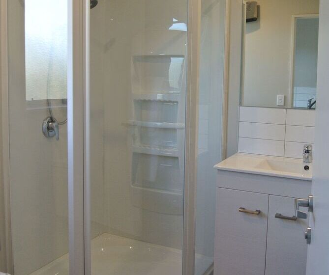 Oxford Village Motels