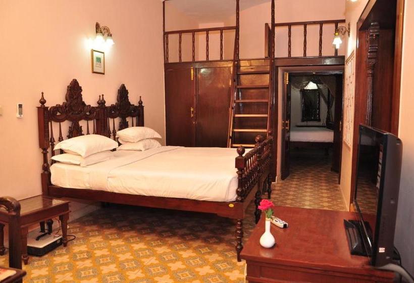 Курорт The Fort Ramgarh