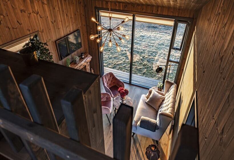 Seljalandsfoss Horizons