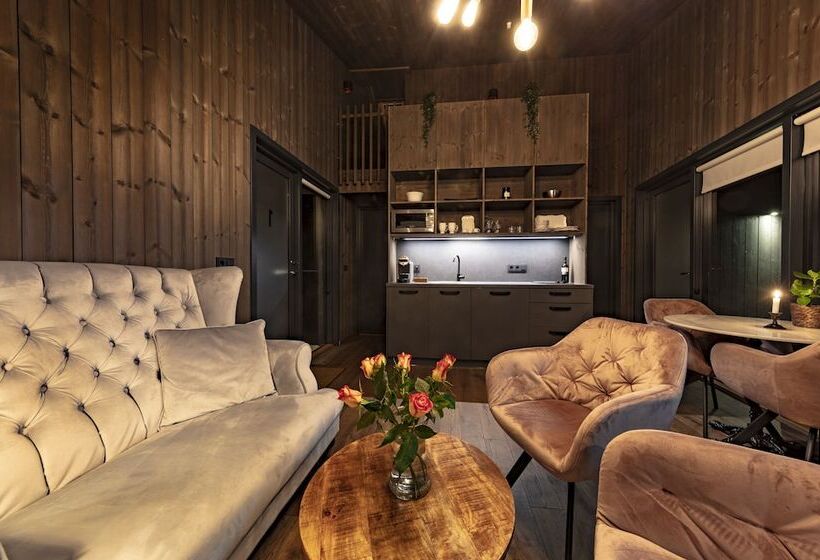 Seljalandsfoss Horizons