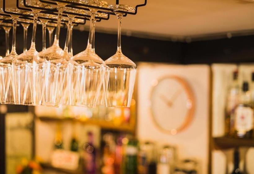 ベッドアンドブレックファースト The Hawk & Buckle Inn