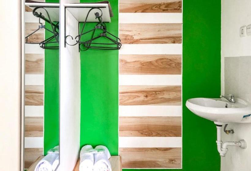 酒店 Adisa Homestay Near Saiful Anwar Malang