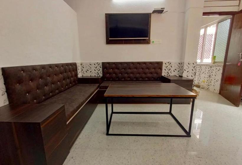 בית מלון כפרי Chinta Haran Rest House