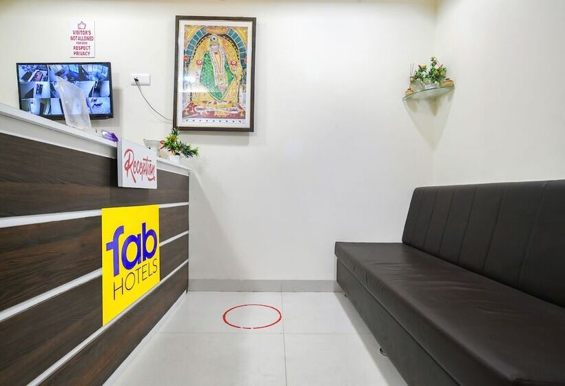 Отель Fabexpress Golden Villa