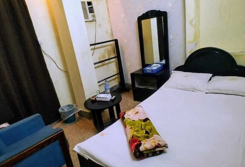 هتل Hoque Tower International