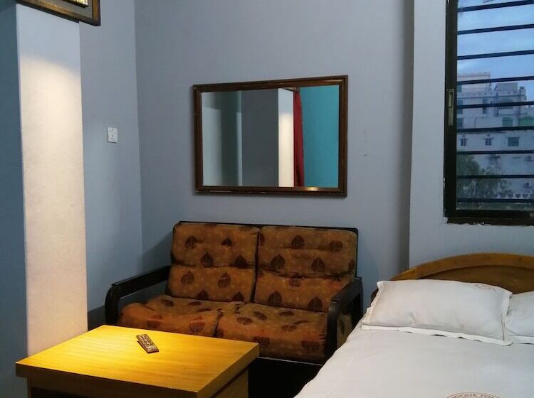 هتل Hoque Tower International