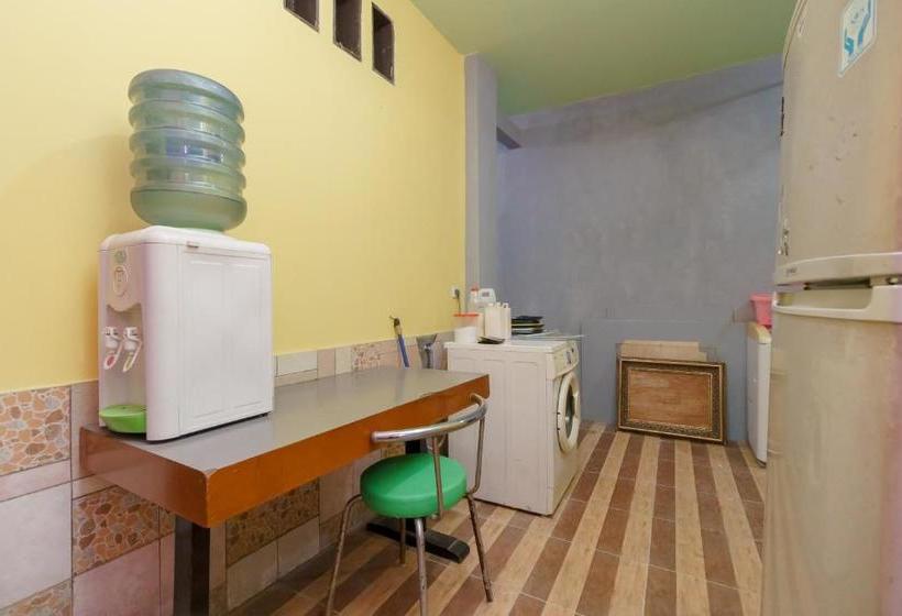 Отель Koolkost @ Limo Depok (minimum Stay 6 Days)