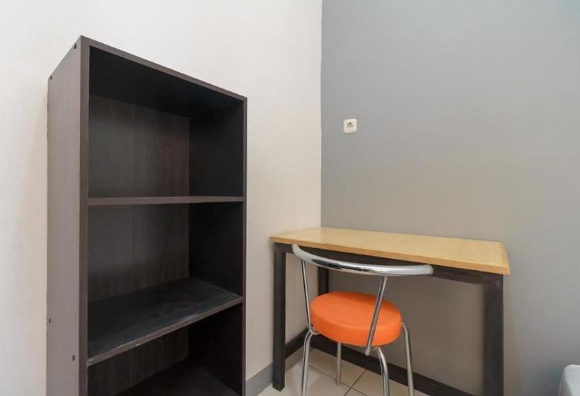 Отель Koolkost @ Limo Depok (minimum Stay 6 Days)