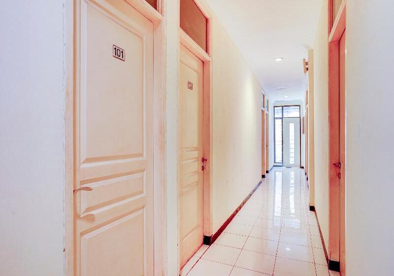 酒店 Koolkost Syariah Near Taman Sriwedari Laweyan