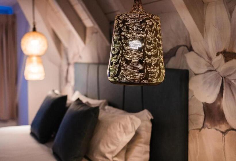 Отель Luxury Suites Rocopom Lake Front