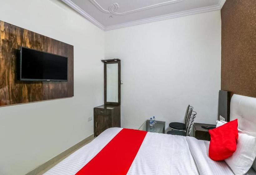 酒店 Oyo 49081 Ishanvi Residency