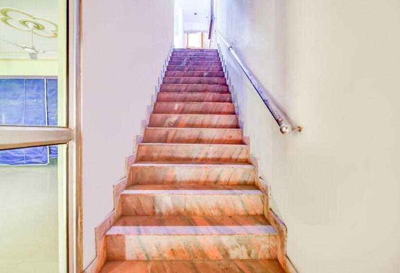 호텔 Oyo 77868  Taj