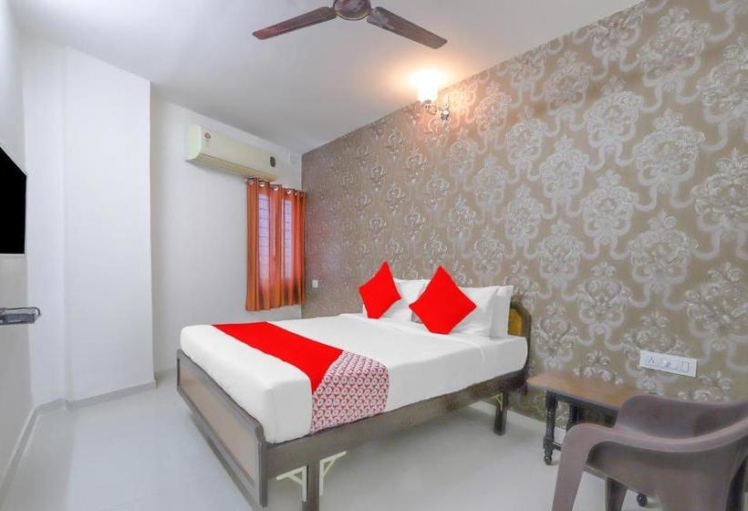 Hotel Oyo 79733  Shivay