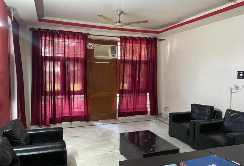 Отель Oyo 79815 Stay Inn