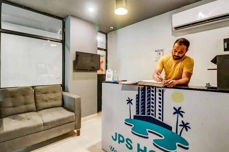 فندق Oyo 79898 Grand