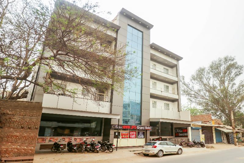 فندق Oyo 79898 Grand
