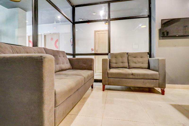 فندق Oyo 79898 Grand