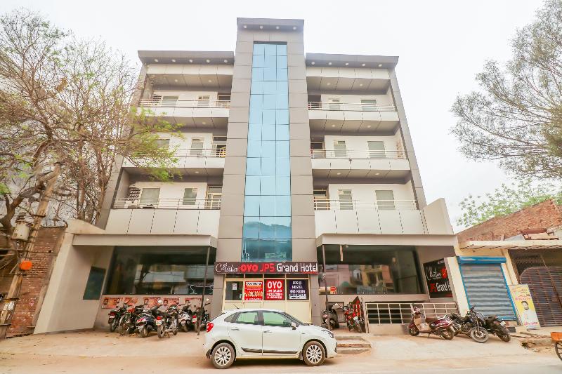 فندق Oyo 79898 Grand