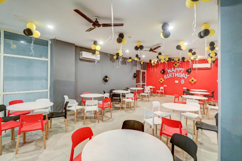 فندق Oyo 79898 Grand