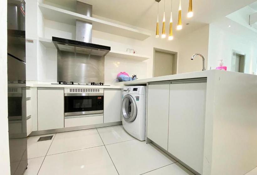 בית מלון כפרי Oyo 90201 Suellaz Homestay