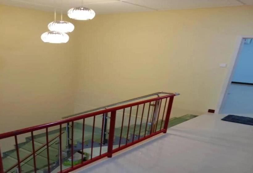 酒店 Oyo 90215 Awani Homestay